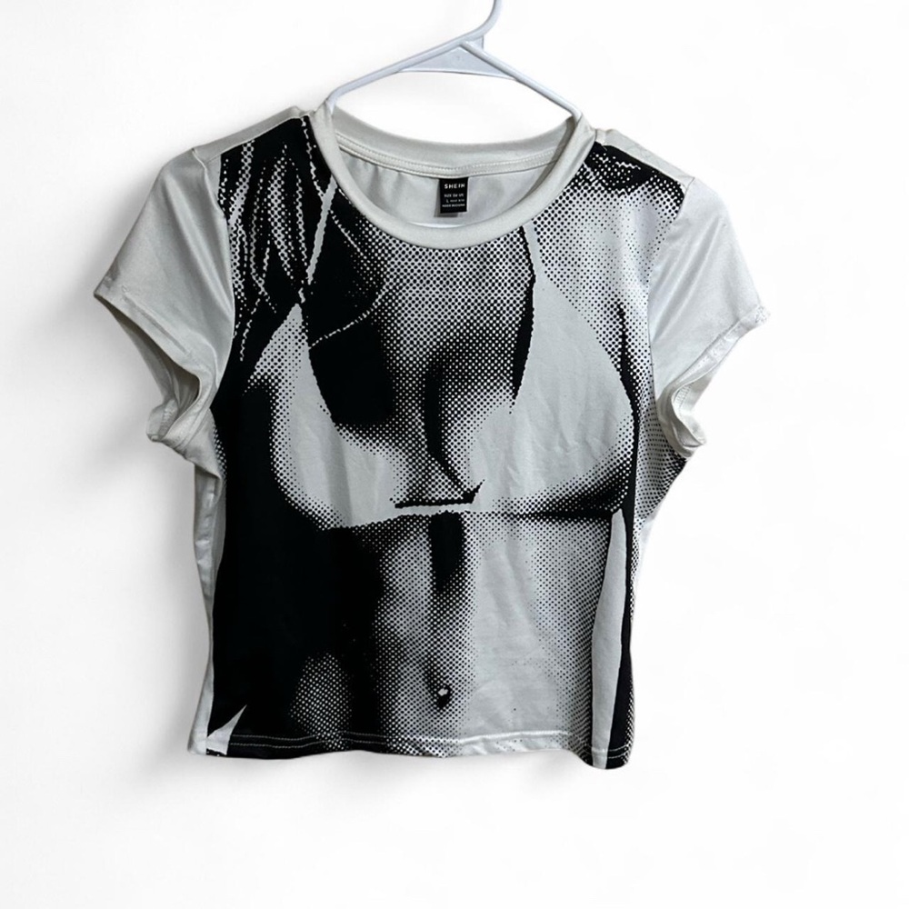 shein L body graphic cropped tee - Picture 2 of 4